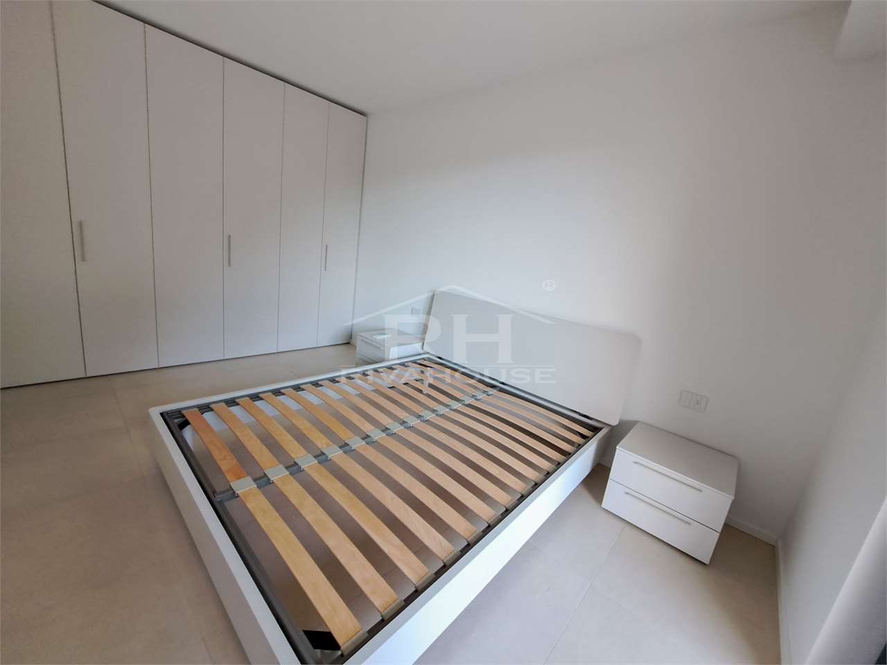 ONE-BEDROOM APARTMENT WITH GARDEN