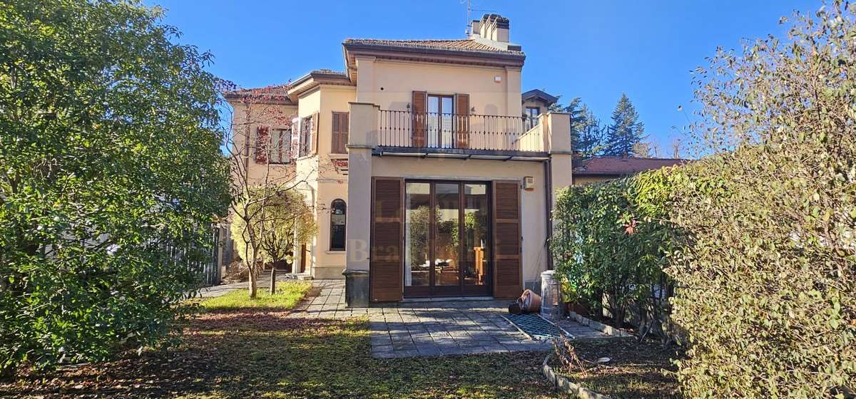 Vendita Casa Indipendente Casa/Villa Varese 467108