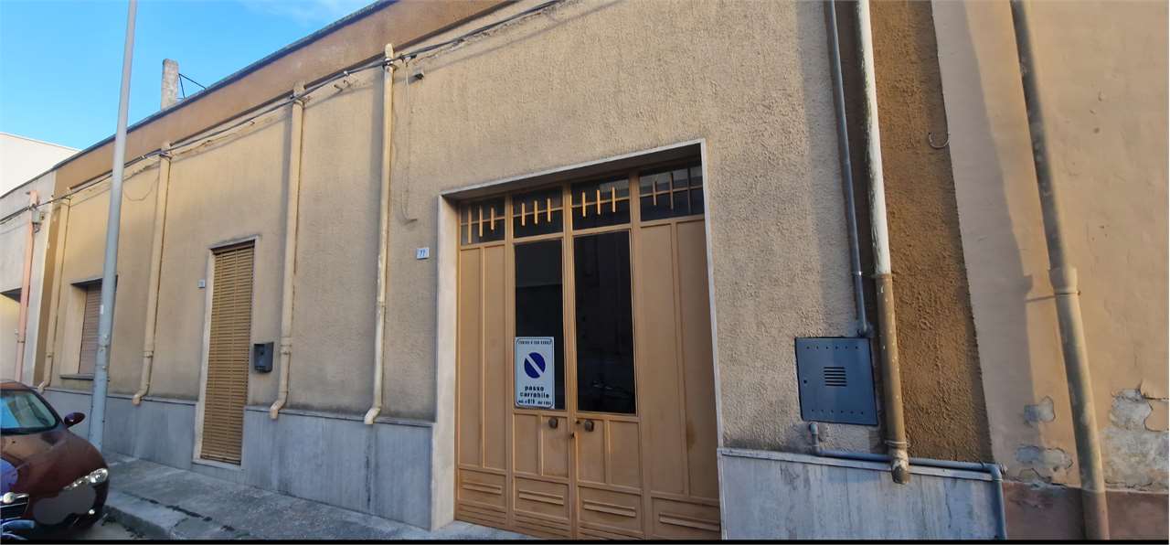 VENDITE Box/Garage/Posto auto a San Donaci – foto 1