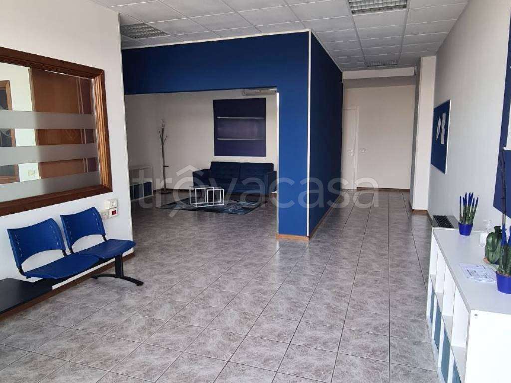 Ufficio in affitto a Gavassa, Reggio Nell'emilia (RE)