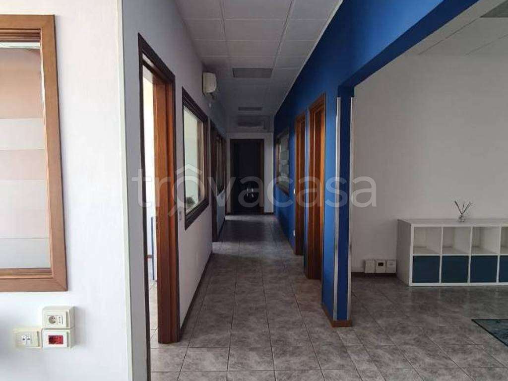 Ufficio in affitto a Gavassa, Reggio Nell'emilia (RE)