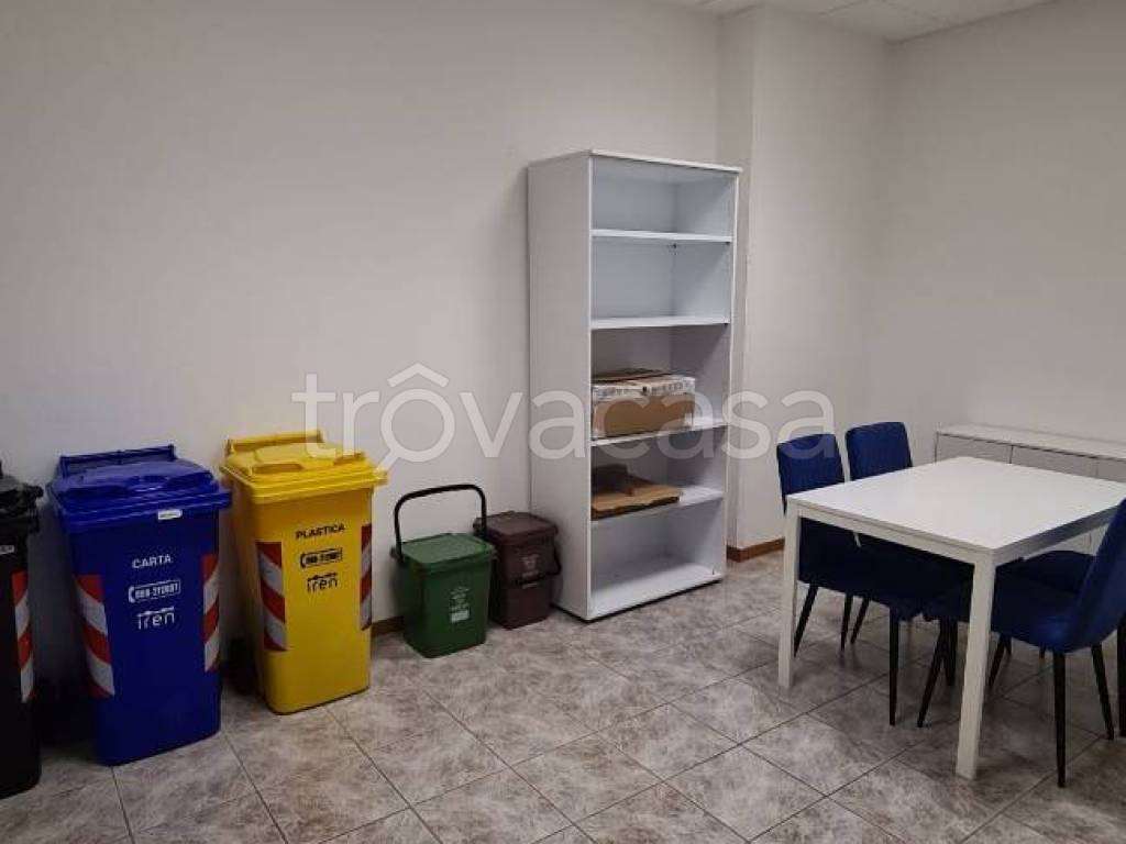 Ufficio in affitto a Gavassa, Reggio Nell'emilia (RE)