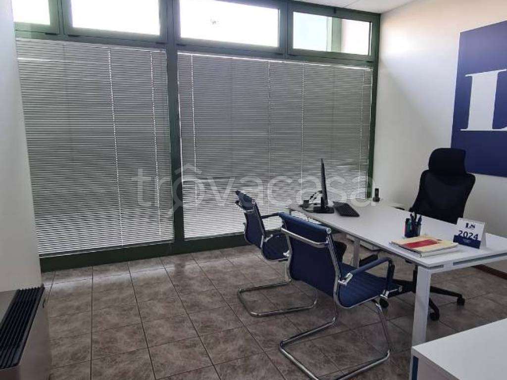 Ufficio in affitto a Gavassa, Reggio Nell'emilia (RE)