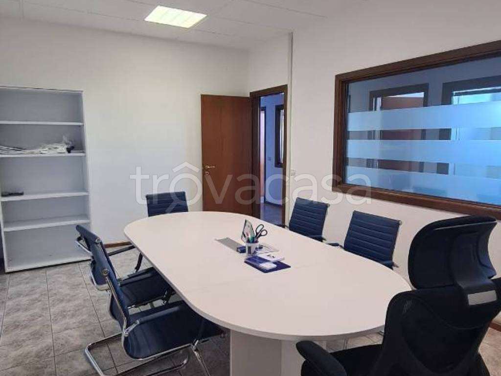 Ufficio in affitto a Gavassa, Reggio Nell'emilia (RE)