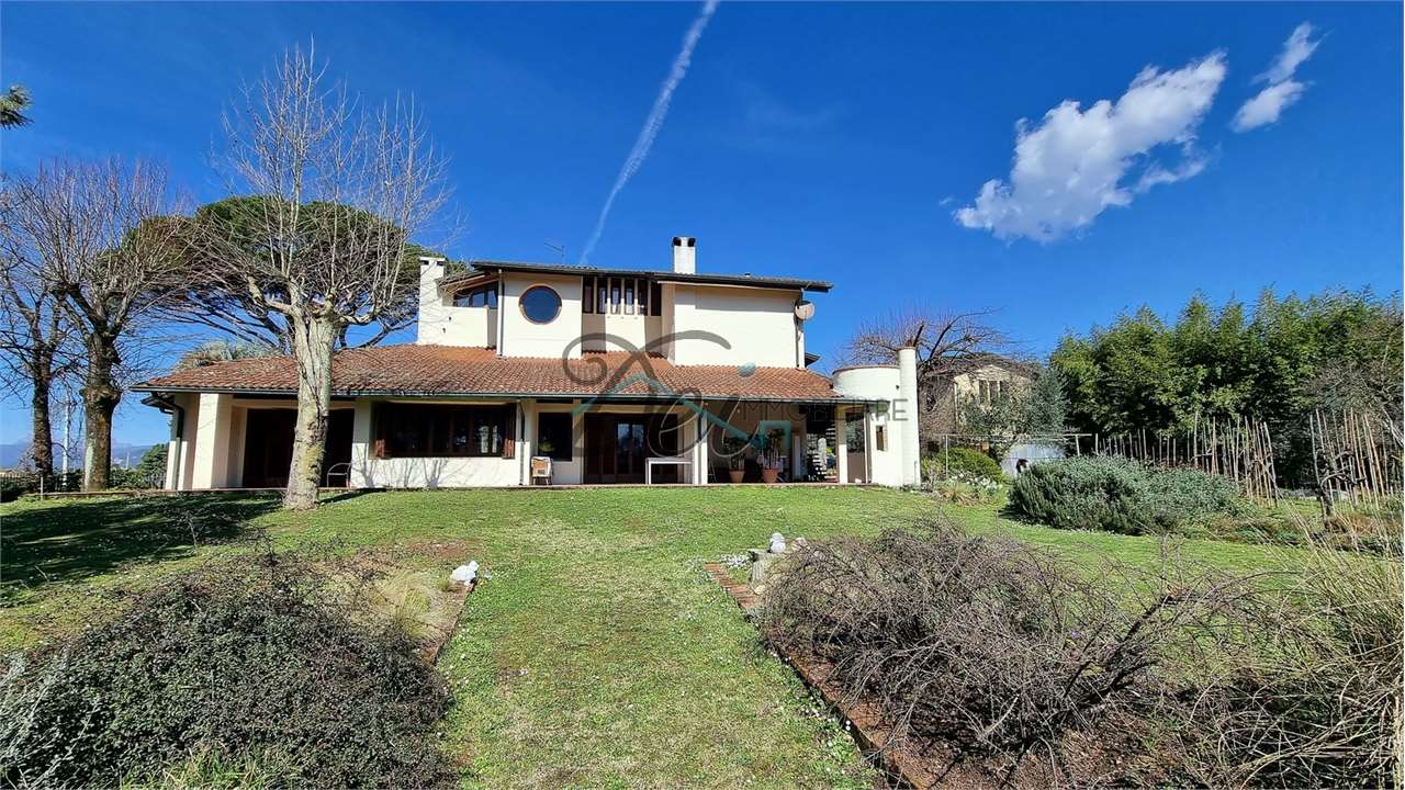 Villa in vendita a Capannori (LU)