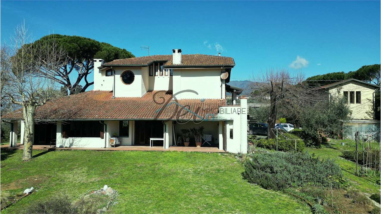 Villa in vendita a Capannori (LU)