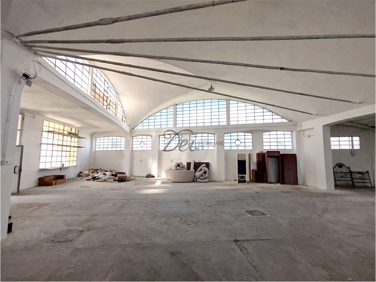 Lucca Affitto Magazzino