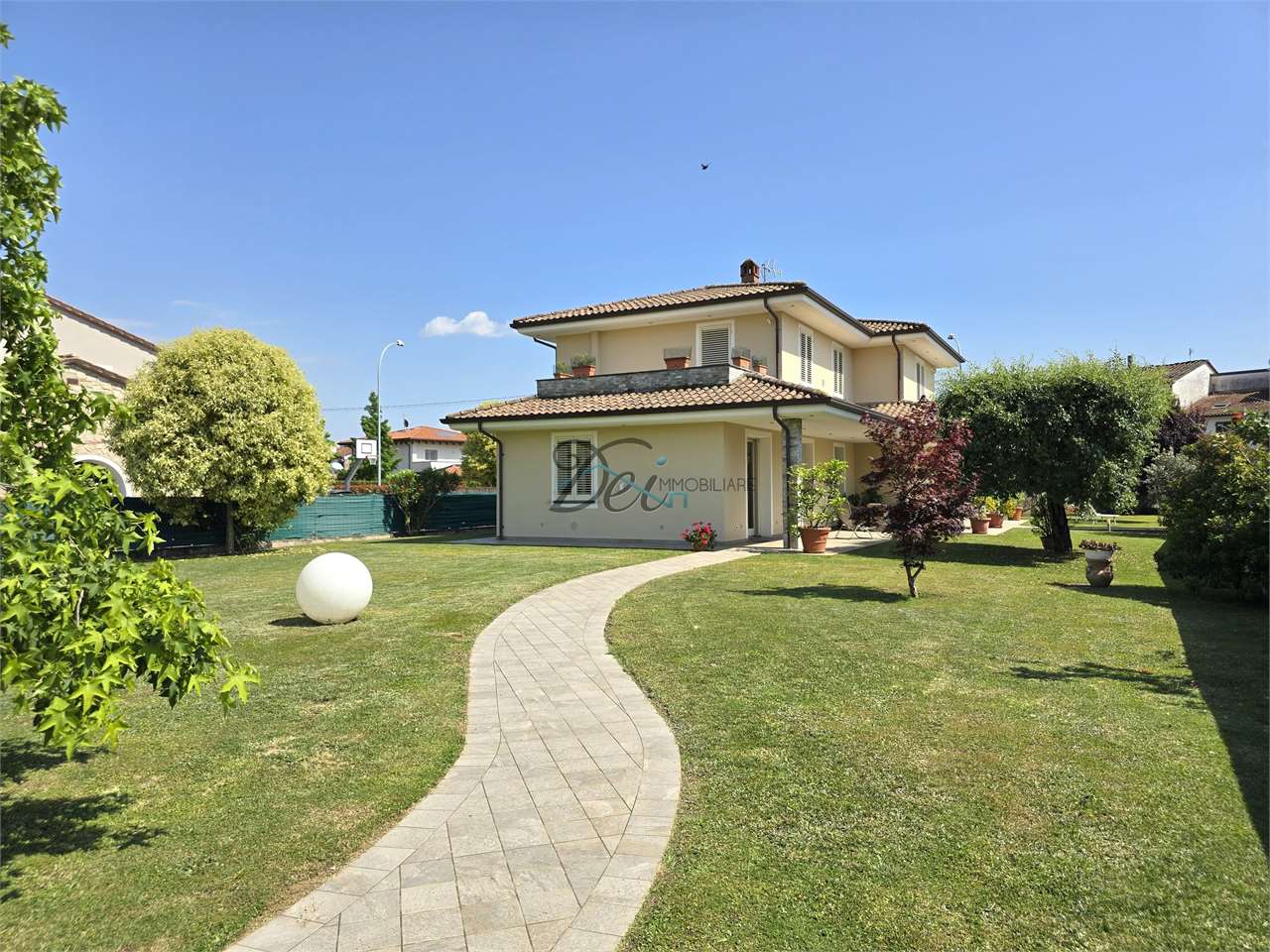 Villa in Vendita
