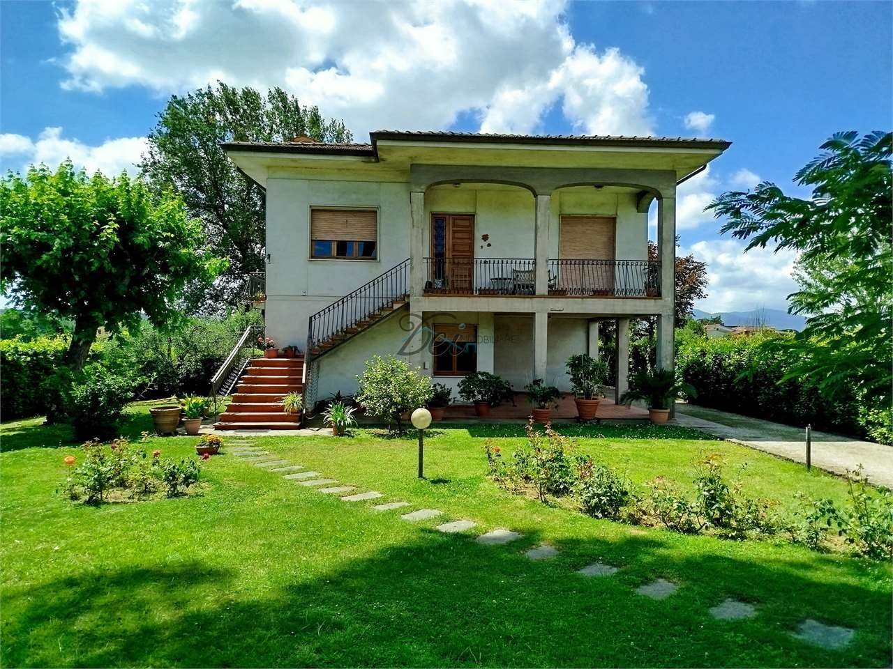 Capannori Vendita Villa Bifamiliare