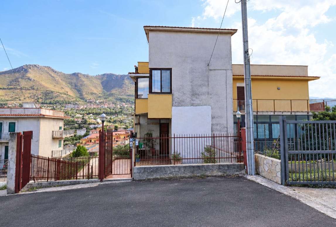 VENDITE Rustico e Casa a Monreale – foto 1