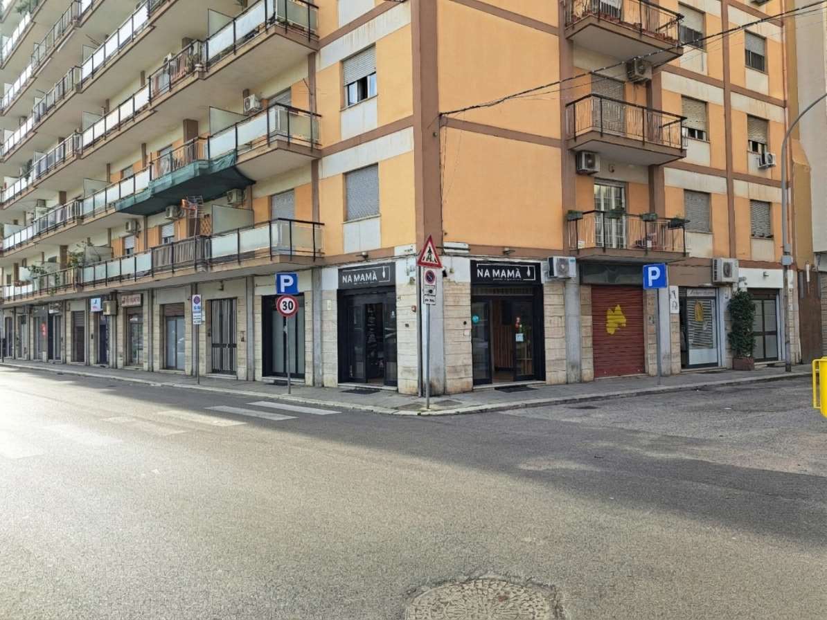 AFFITTI Locali commerciali a Palermo – foto 1
