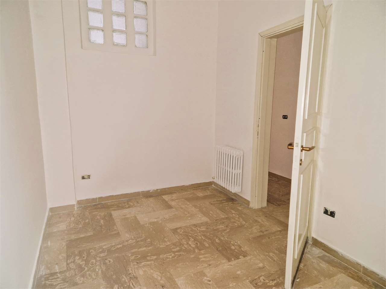 Appartamento in vendita a Taranto (TA)