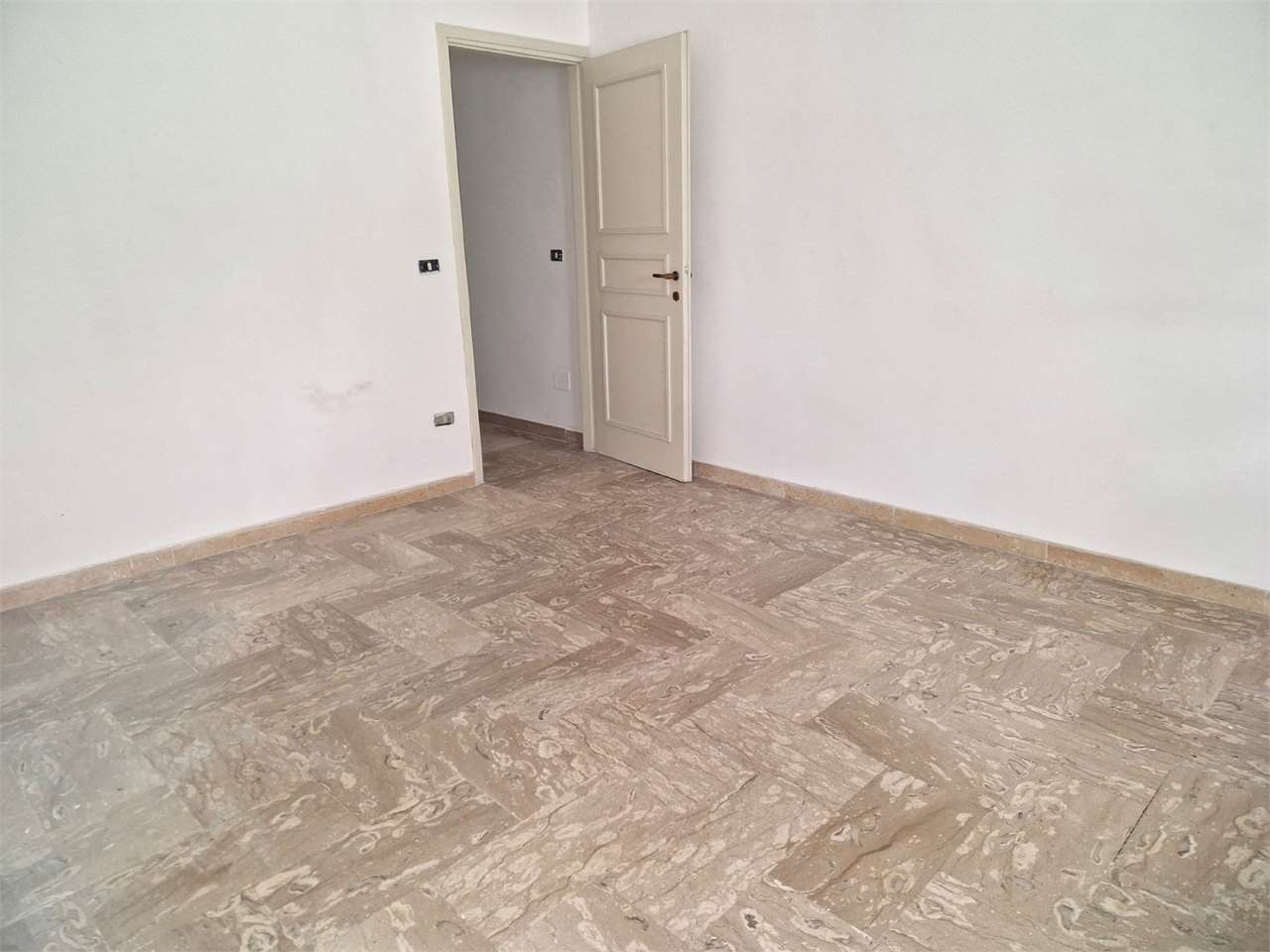 Appartamento in vendita a Taranto (TA)