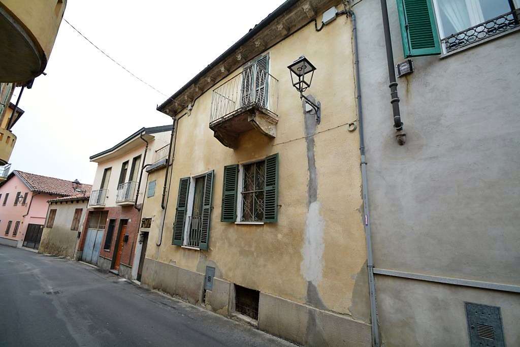 Vendita Porzione di casa Casa/Villa Piea Via Roma 13 375735