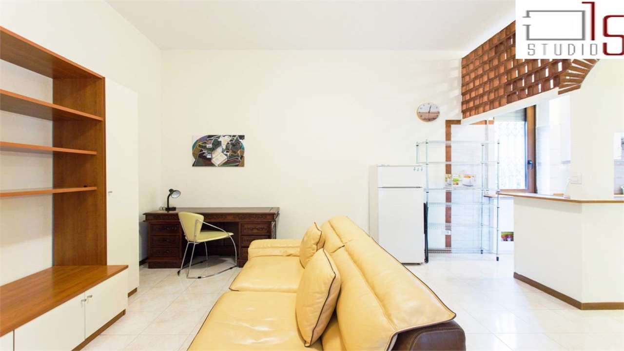 Affitto Bilocale Appartamento Milano via ruggero bonghi 23 484591