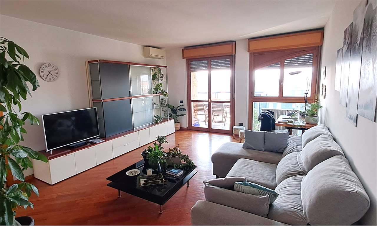 Affitto Trilocale Appartamento Milano Via Annibal Caro 8 484863