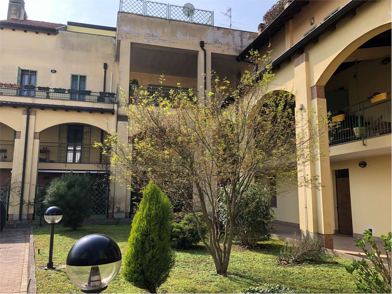 Appartamento in vendita a Milano (MI)