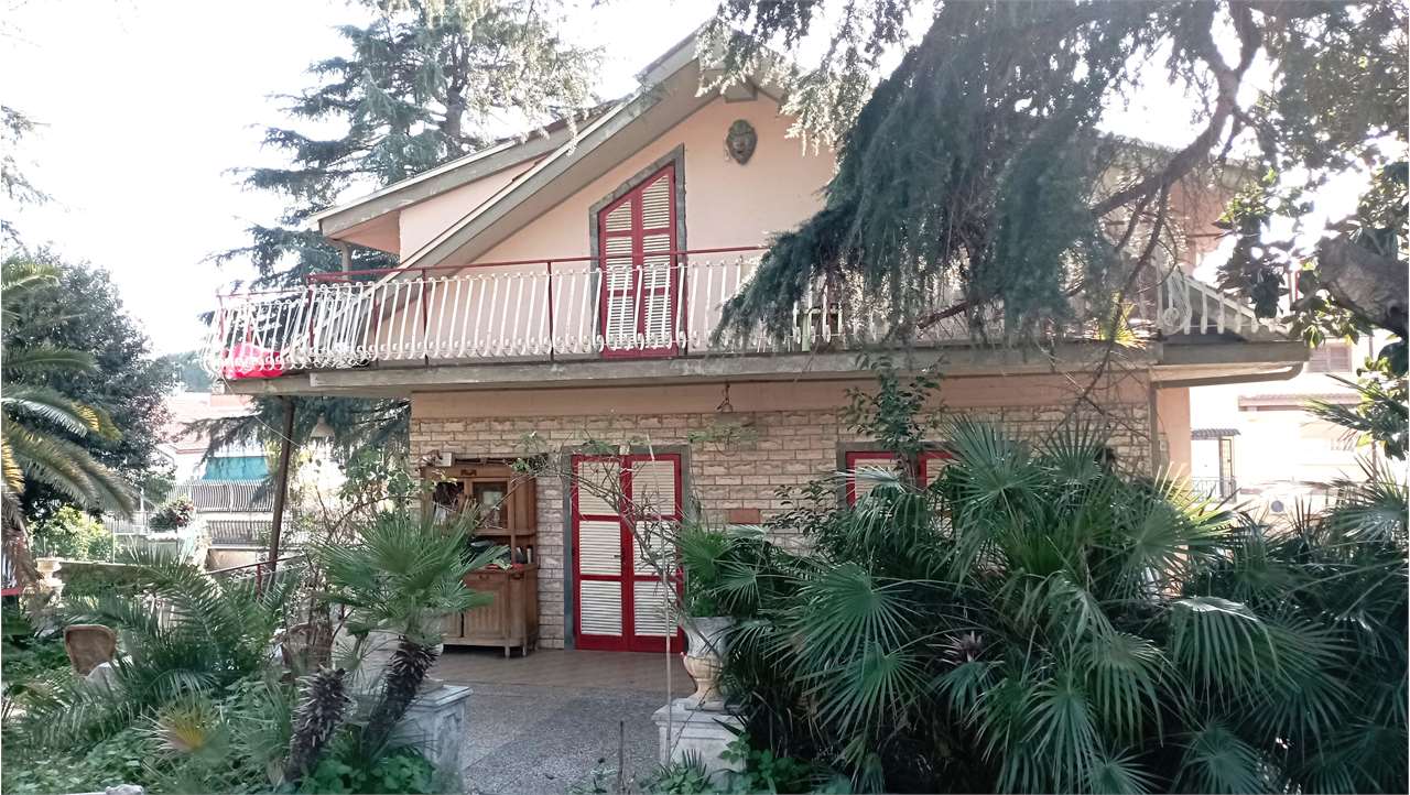 Roma Vendita Villa Bifamiliare