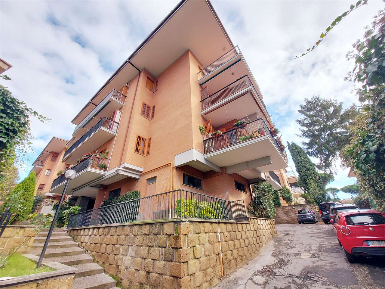 Grottaferrata Vendita 4 o più locali