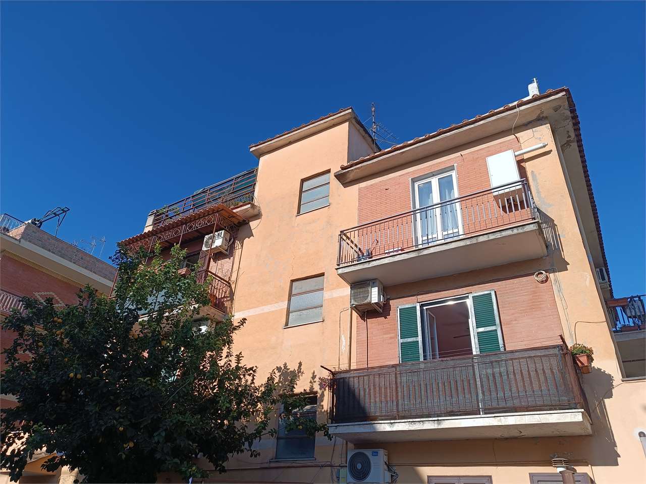 Roma Vendita 4 o più locali