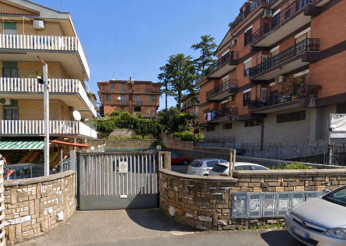 AFFITTI Box/Garage/Posto auto a Roma – foto 1