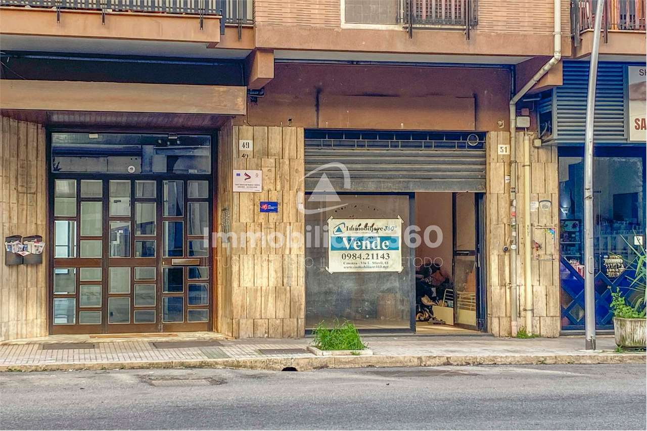 Cosenza Vendita Magazzino