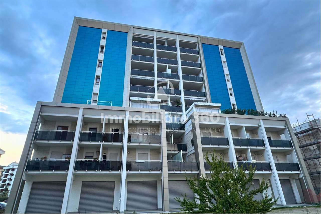 Cosenza Vendita Magazzino