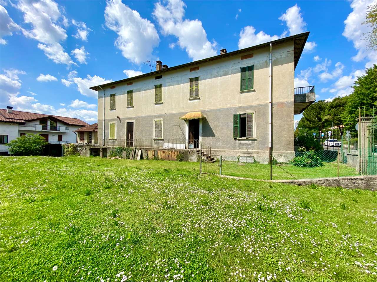 Villa in vendita a Sirtori (LC)