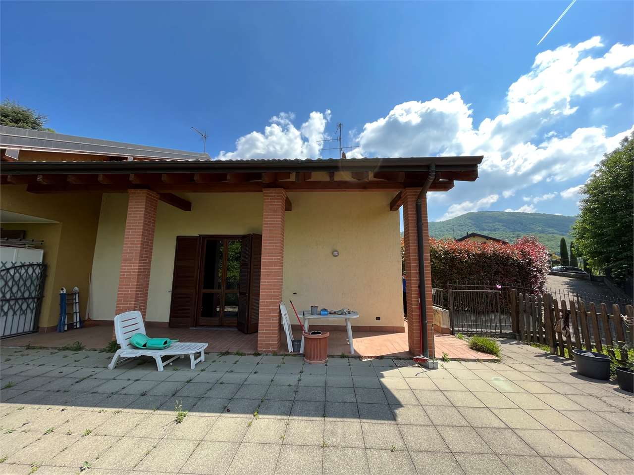 Villa in vendita a Ello (LC)