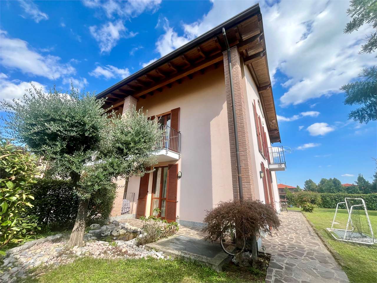 Villa in vendita a Casatenovo (LC)