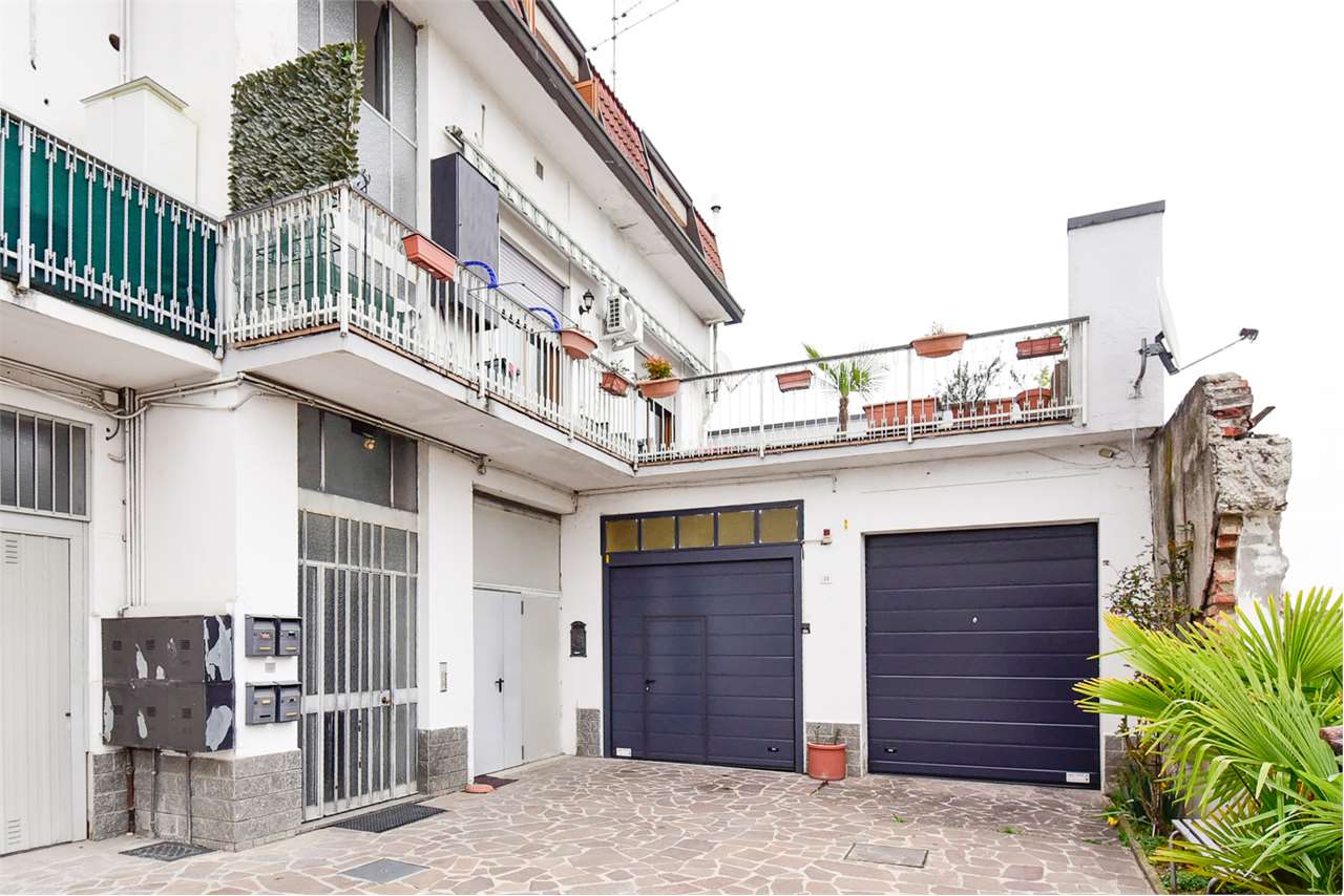 Figino Serenza Vendita Garage