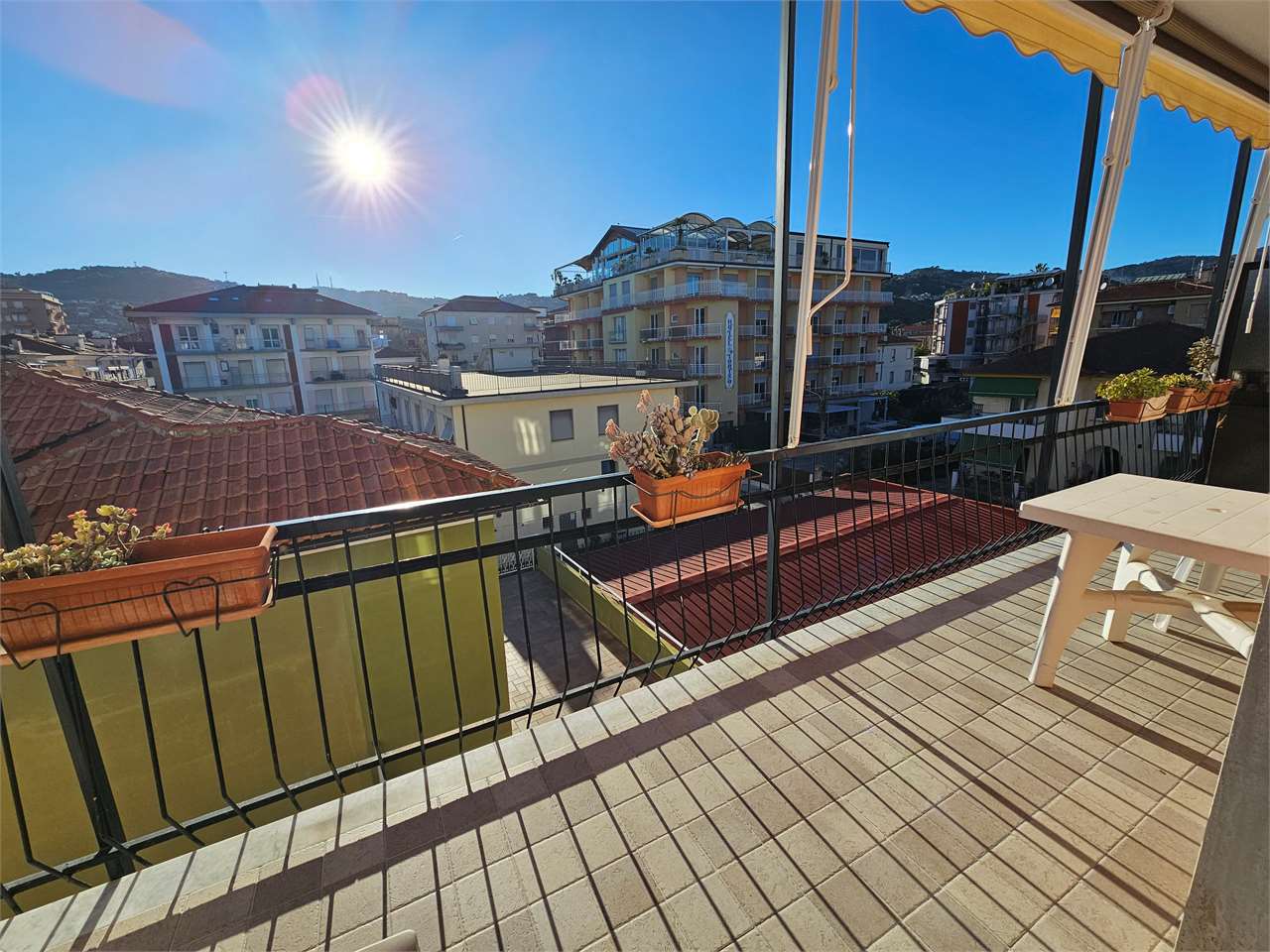 Diano Marina Vendita 4 o più locali