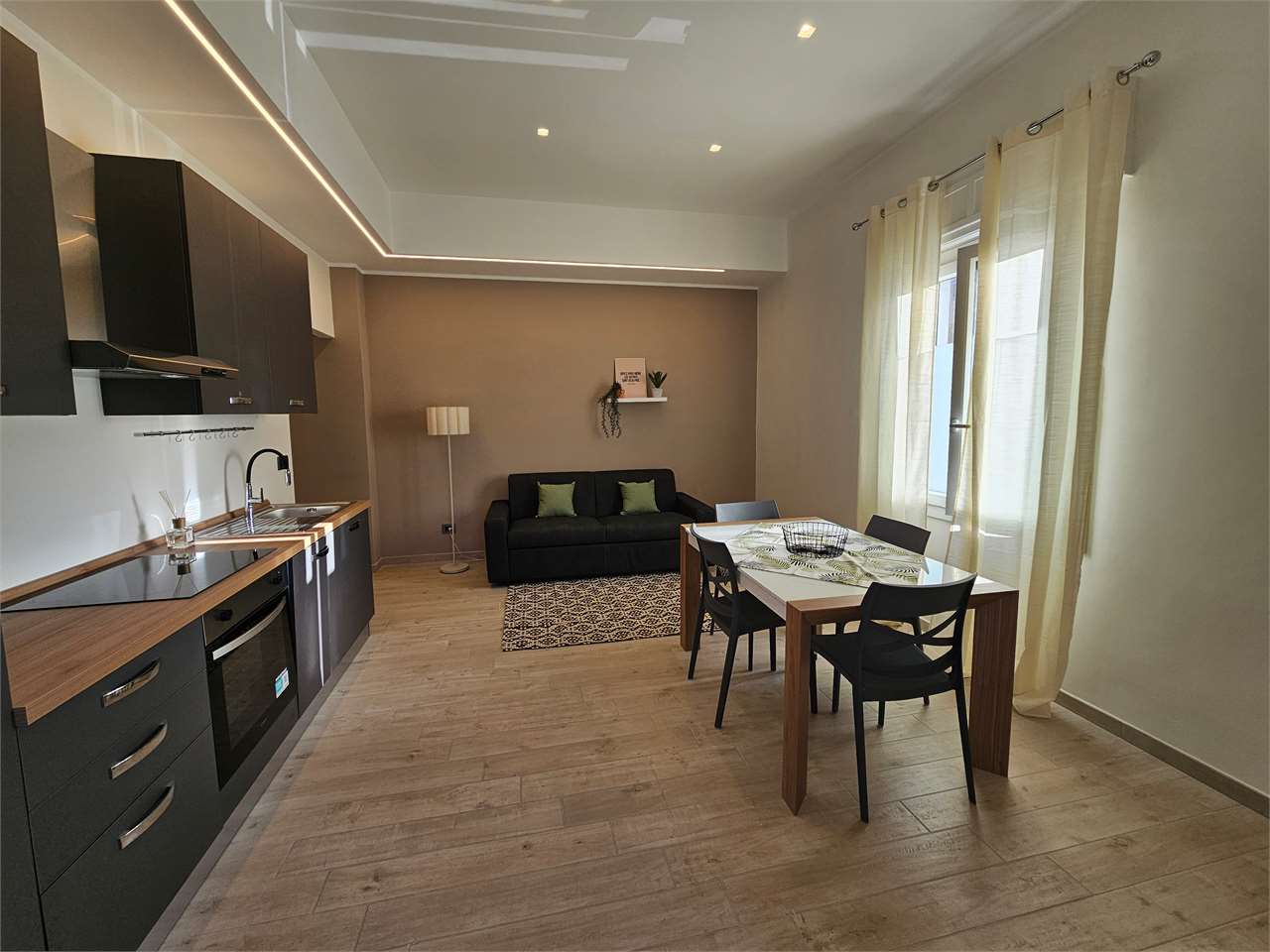 Diano Marina Vendita 4 o più locali