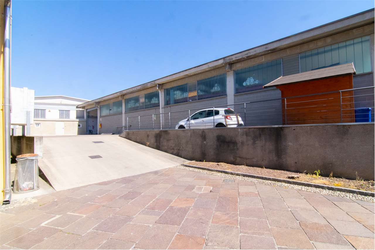 Fenegrò Affitto Posto Auto