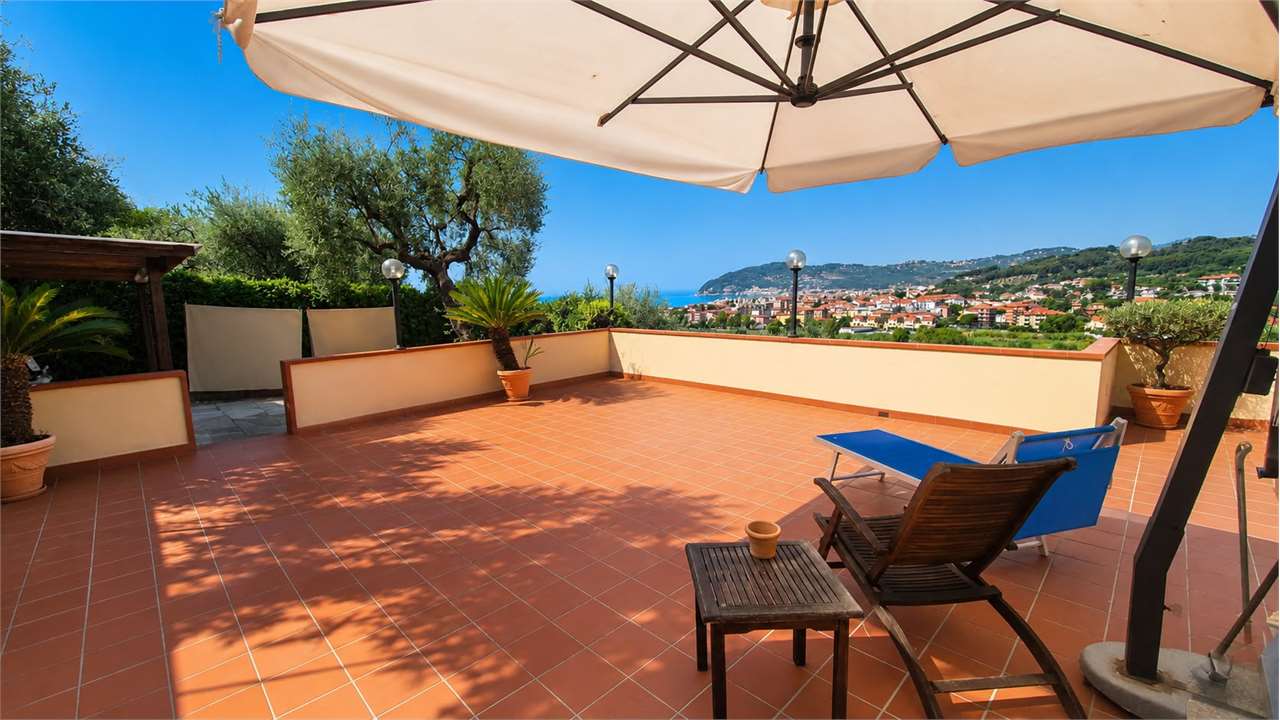 VENDITE Ville singole o a schiera a Cervo – foto 1