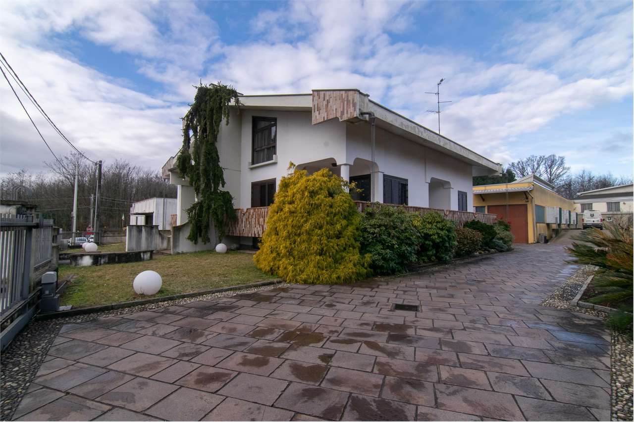 VENDITE Attico - Mansarda a Fenegrò – foto 1