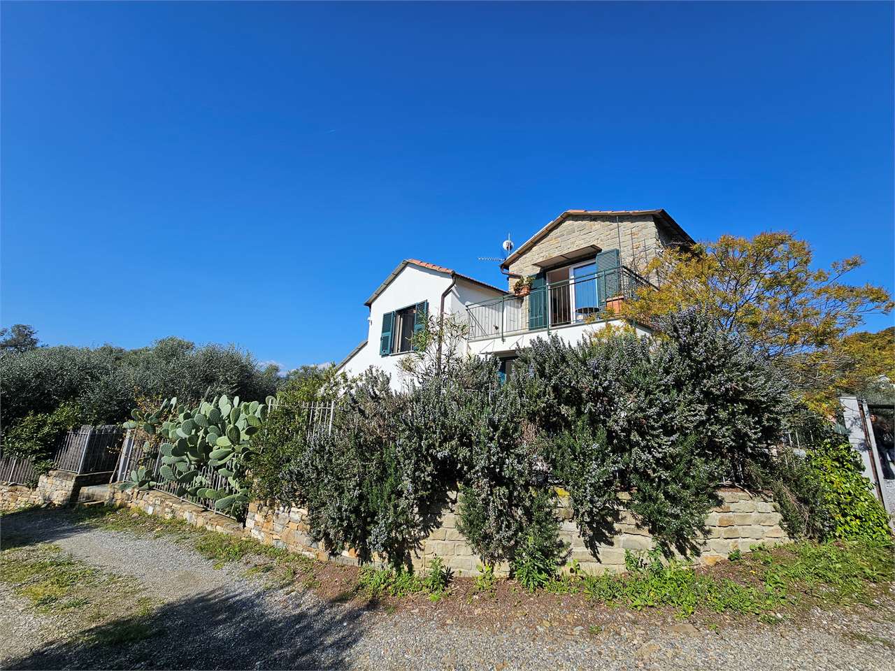VENDITE Rustico e Casa a Diano San Pietro – foto 1