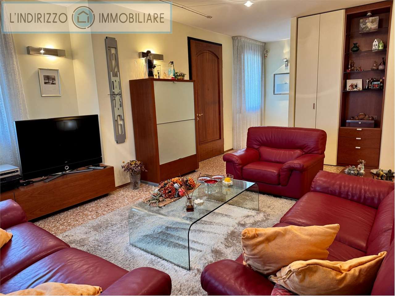 Fotografia Villa bifamiliare piccola 1