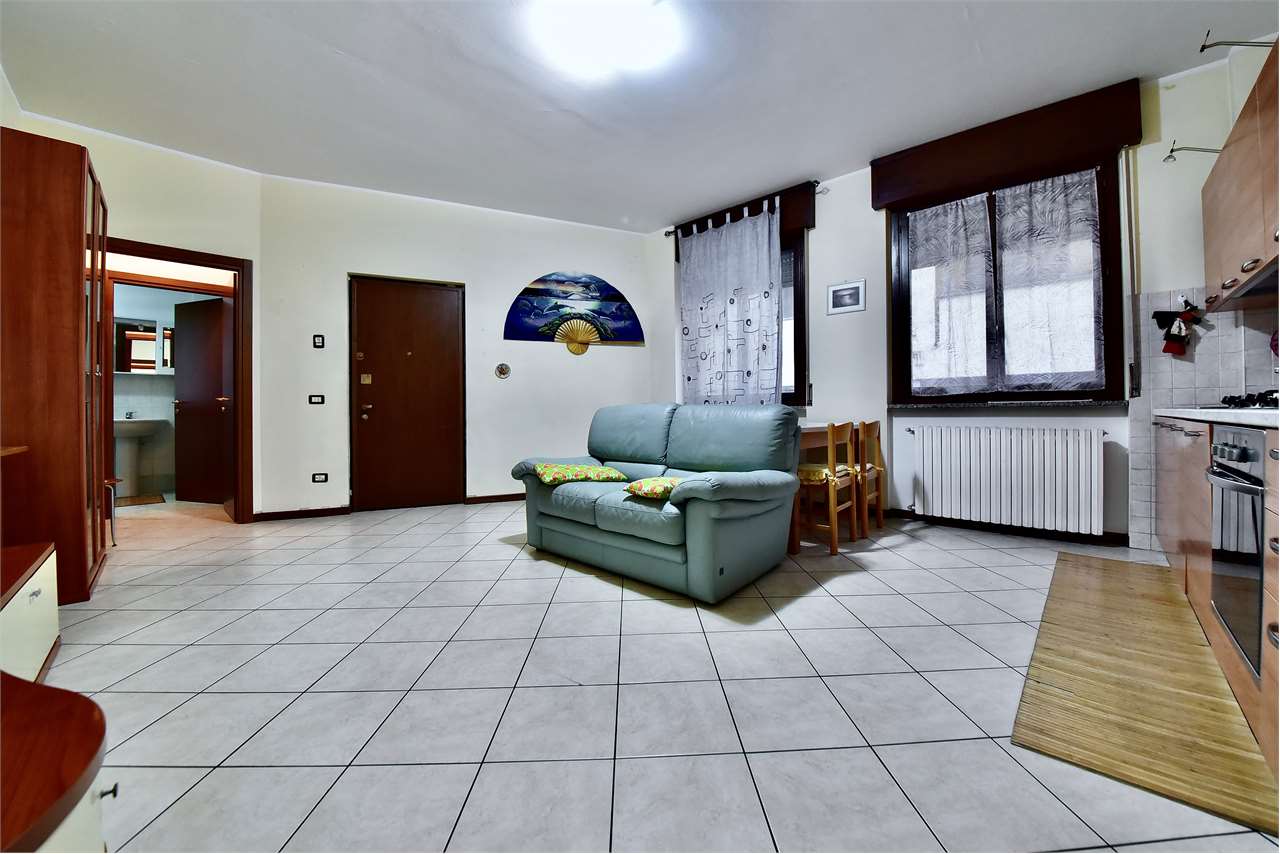 Vendita Bilocale Appartamento Meda via Cialdini 109 433189