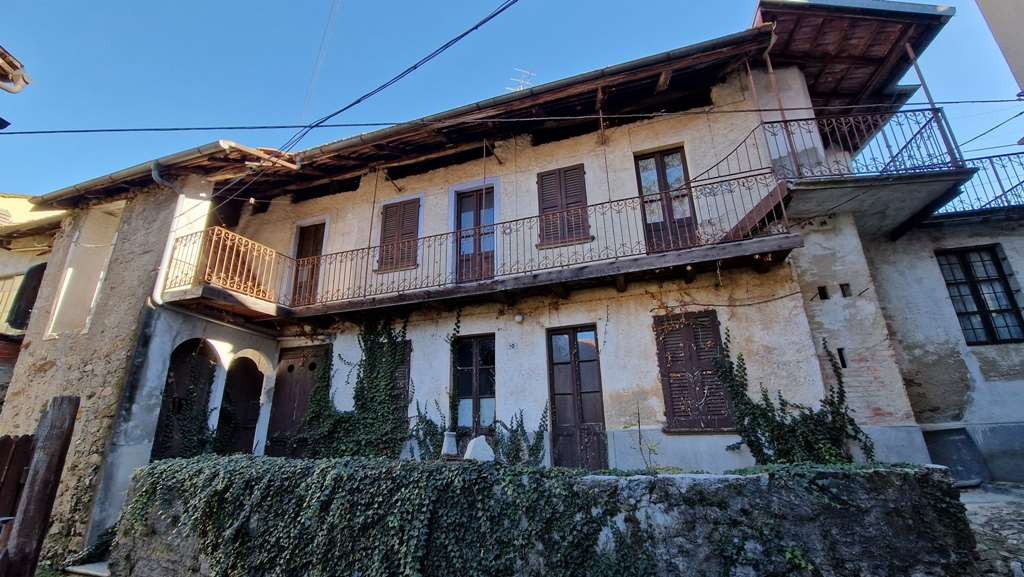 Casa Indipendente in vendita in Via Orsei , Quarna Sotto