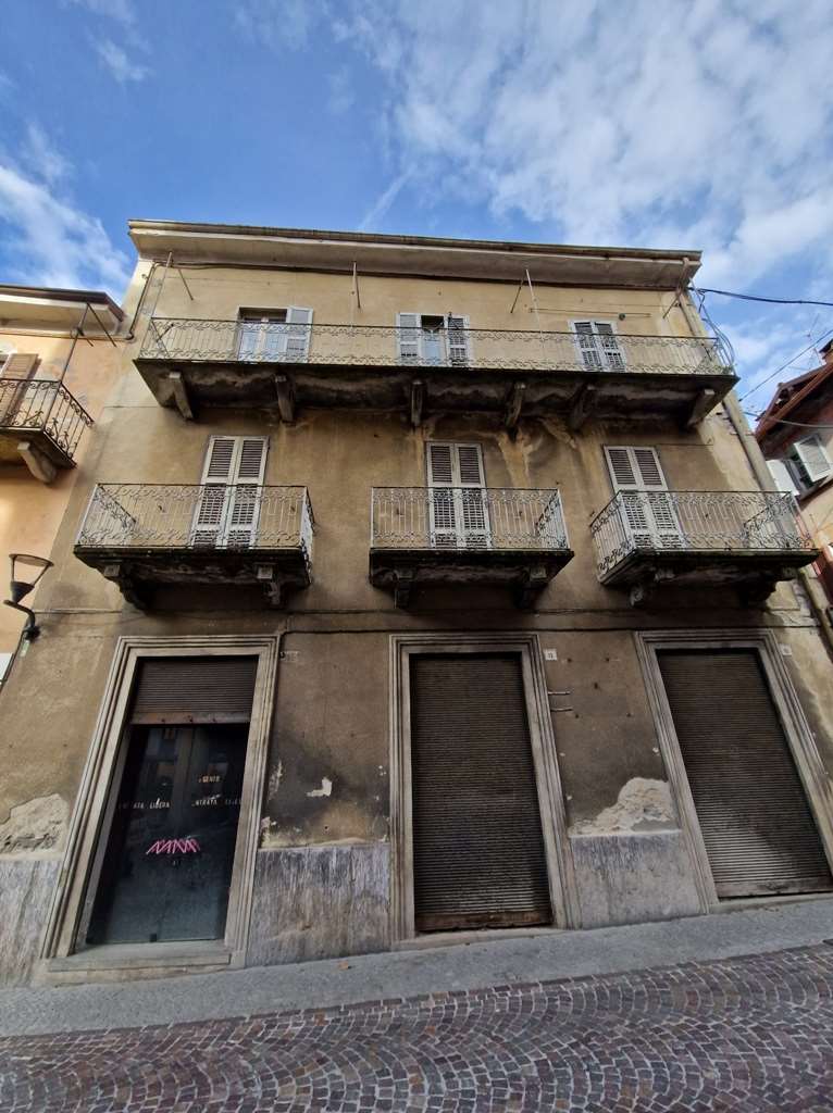 Palazzo/Palazzina/Stabile in vendita in Via Manzoni 15, Omegna