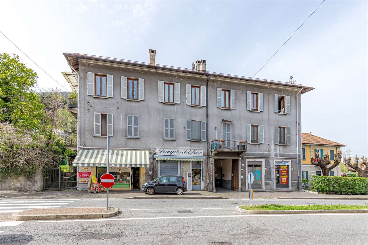 Trilocale in vendita in via Bellinzona , Como