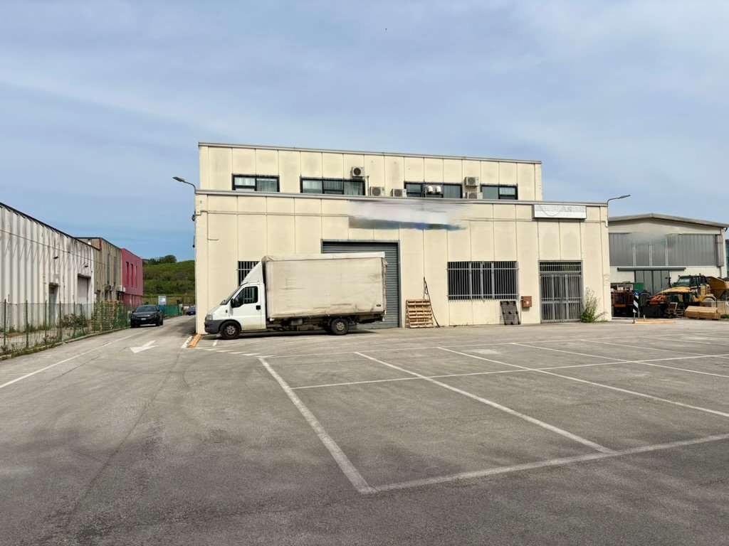 Capannone in affitto a Osimo (AN)