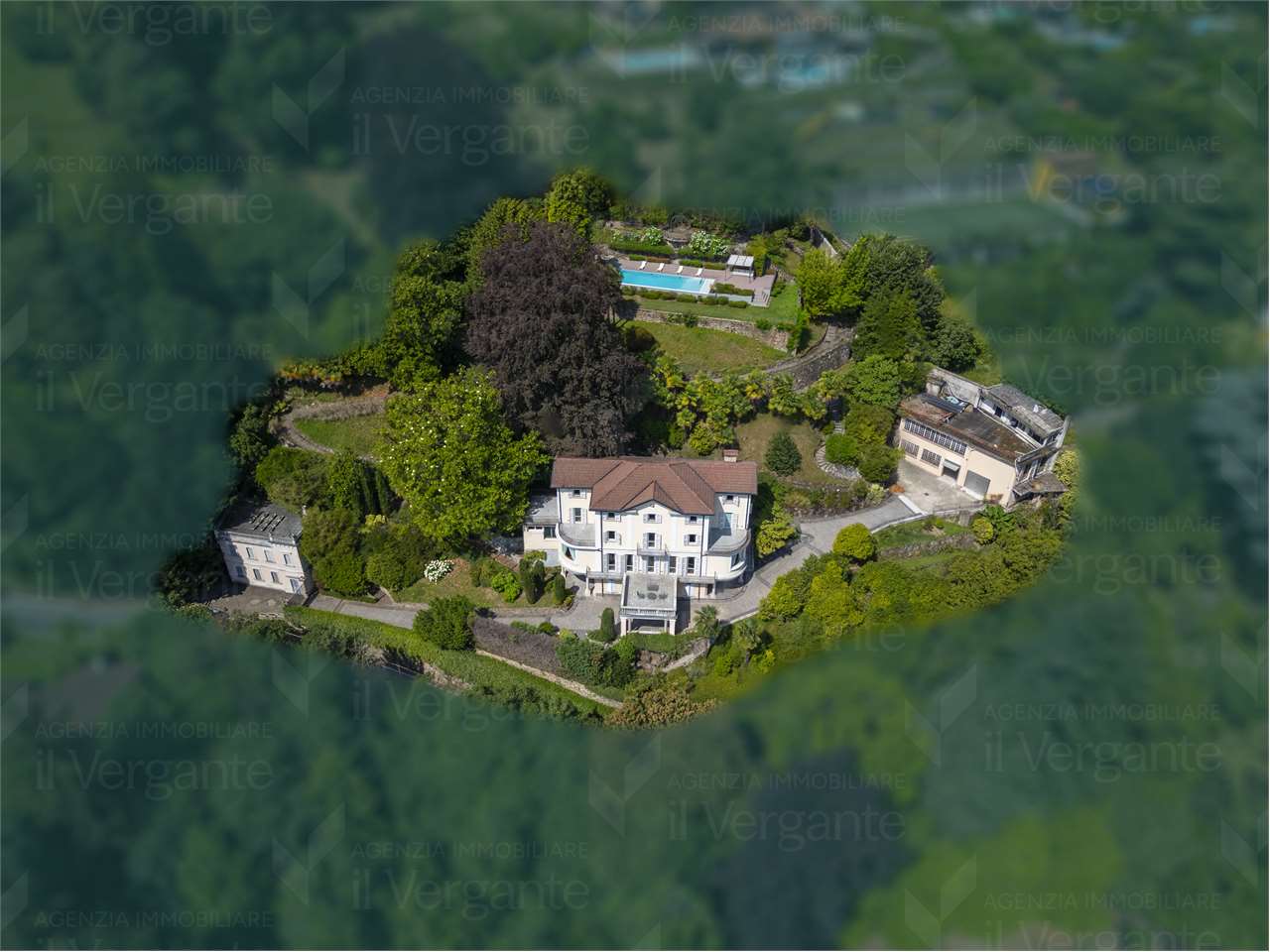 Esclusiva dimora affacciata sul lago