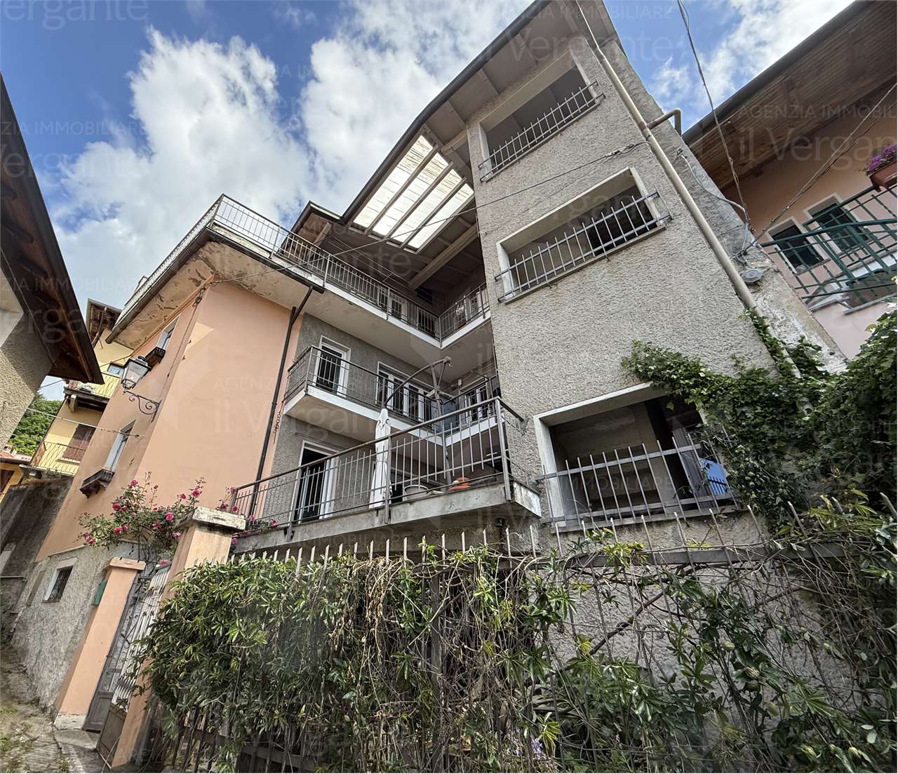 House with terraces and open view