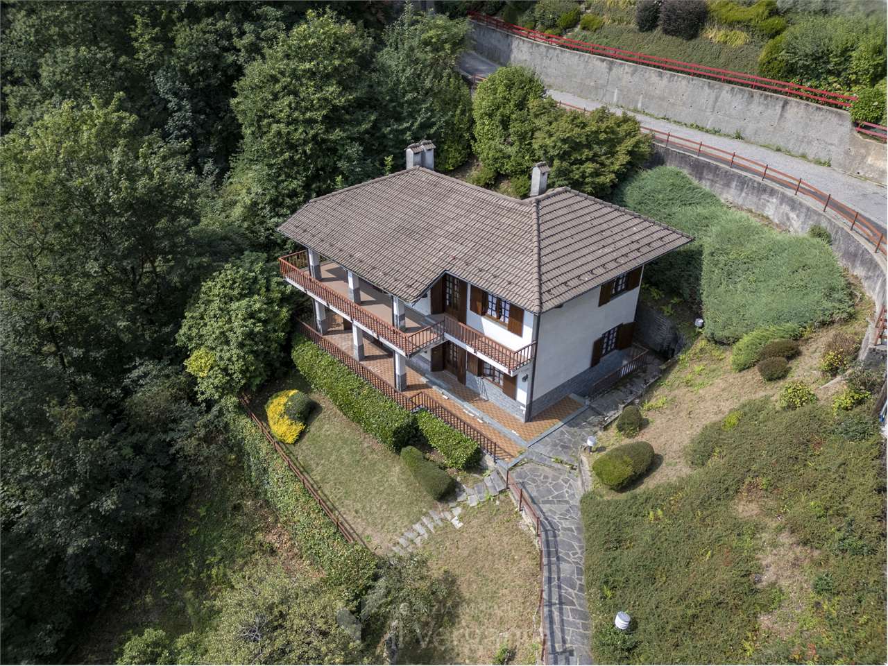 Villa nel verde e nella tranquillita’
