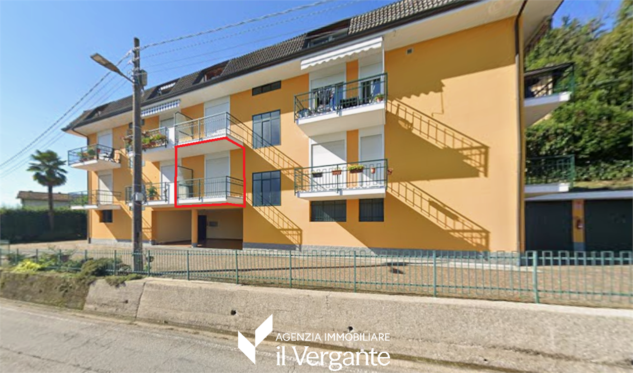 Bright apartment with garage