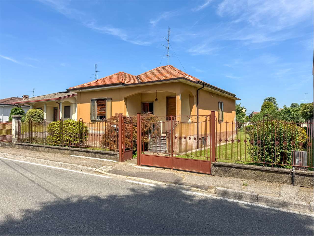 Mesero Vendita Villa