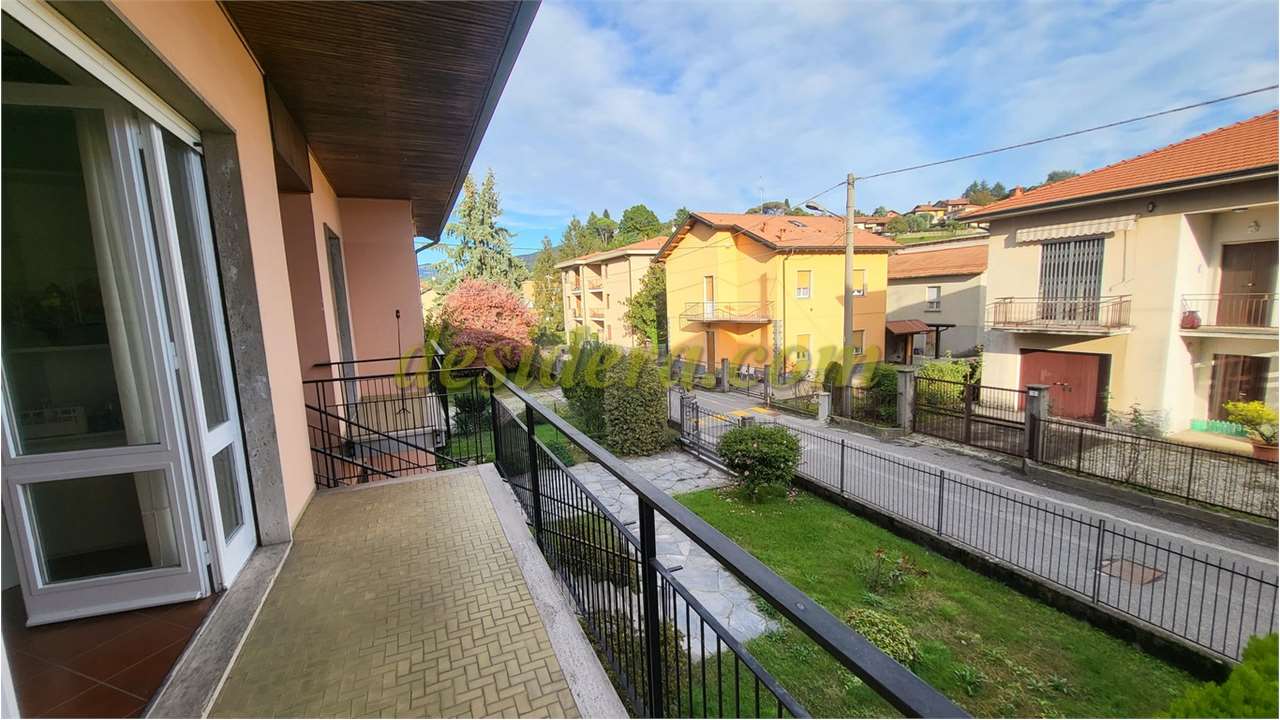 Villa in vendita a Besozzo (VA)
