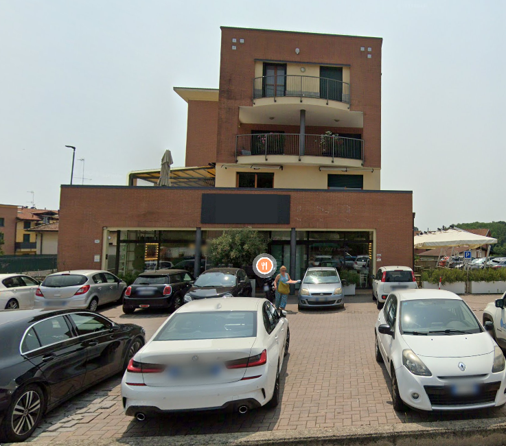 Negozio in vendita a Sesto Calende (VA)
